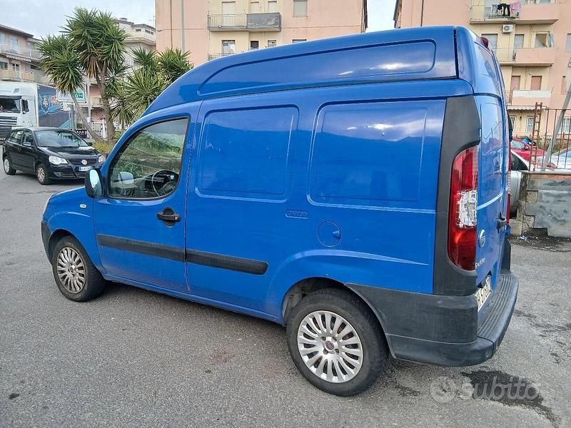 Usata Fiat Doblò 2007 Blu Monovolume