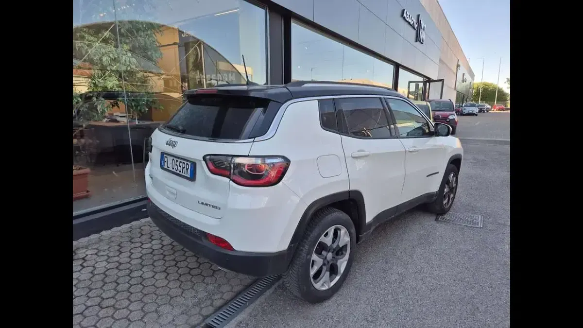Usata Jeep Compass Opening Edition 140 CV (102 kW) 2017 Bianco SUV