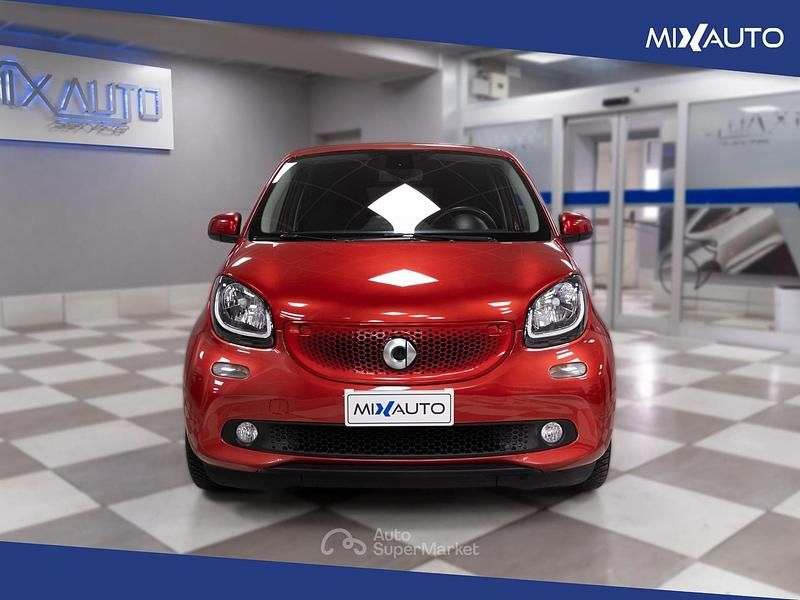 Usata Smart ForFour Passion 71 CV (52 kW) 2017 Rosso Utilitaria