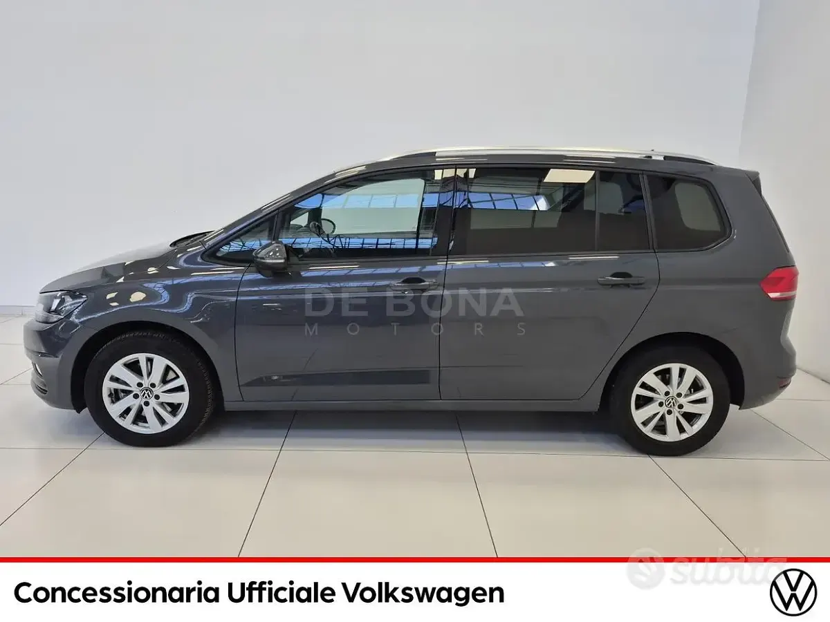 Usata VW Touran Business 150 CV (110 kW) 2023 Grigio Monovolume