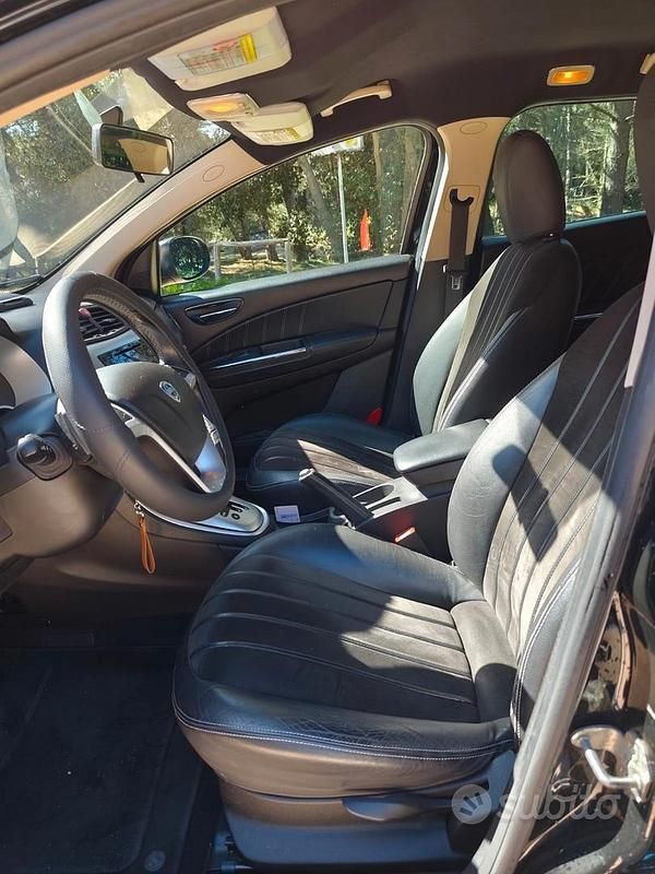 Usata Lancia Delta 120 CV (88 kW) 2009 Nero Utilitaria