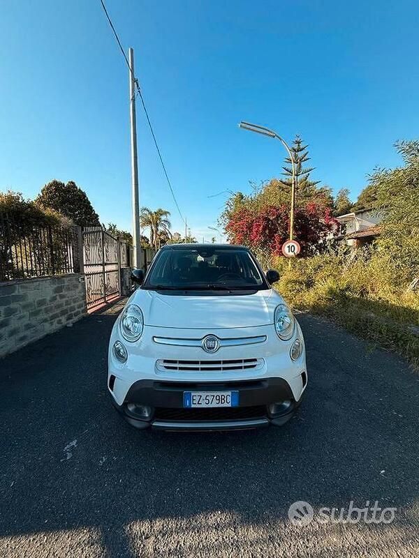 Bianco Usata 2015 Fiat 500L Monovolume | 7500 € (Buon prezzo) - Immagine 1/4