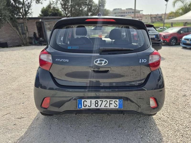 Usata Hyundai i10 Advanced Plus 67 CV (49 kW) 2022 Grigio Utilitaria