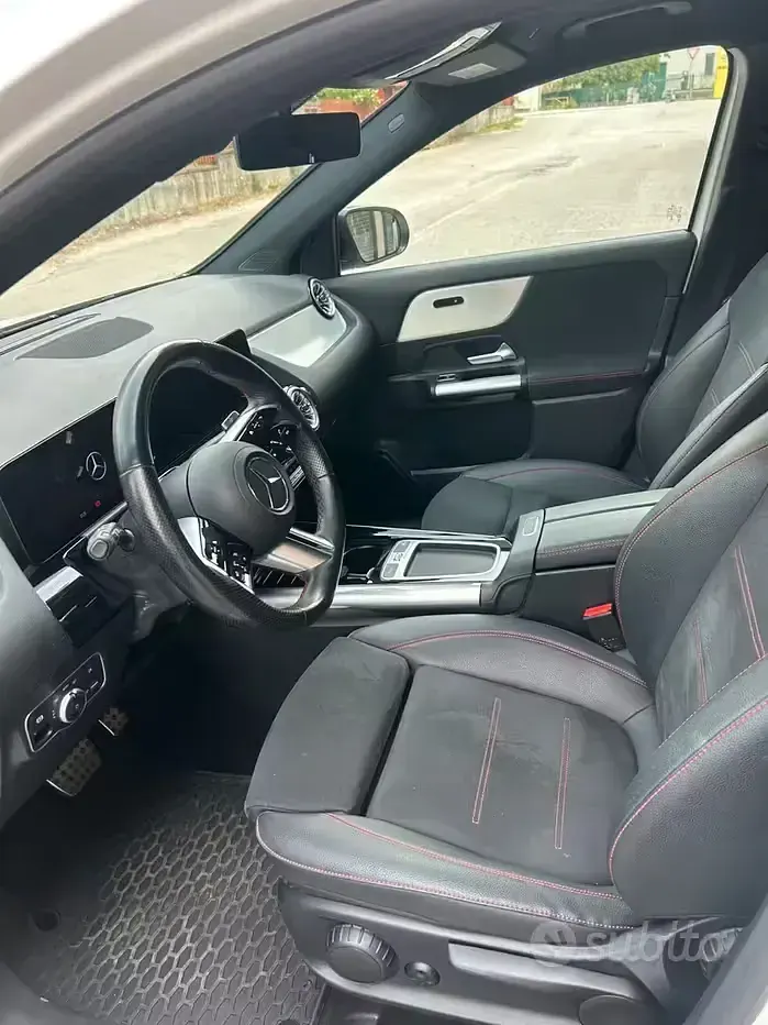 Usata Mercedes GLA200 AMG line 163 CV (119 kW) 2024 Bianco SUV
