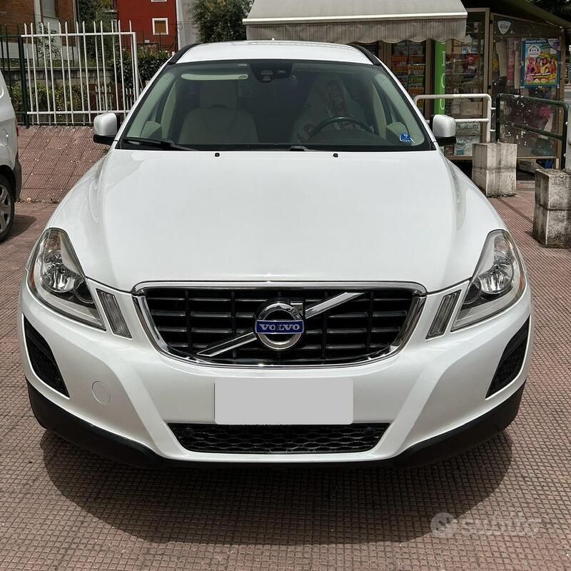 Usata Volvo XC60 Kinetic 215 CV (158 kW) 2011 Bianco SUV