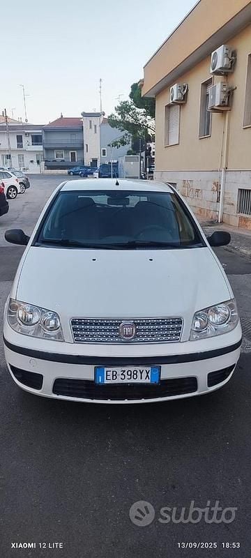 Usata Fiat Punto 77 CV (56 kW) 2010 Bianco Utilitaria