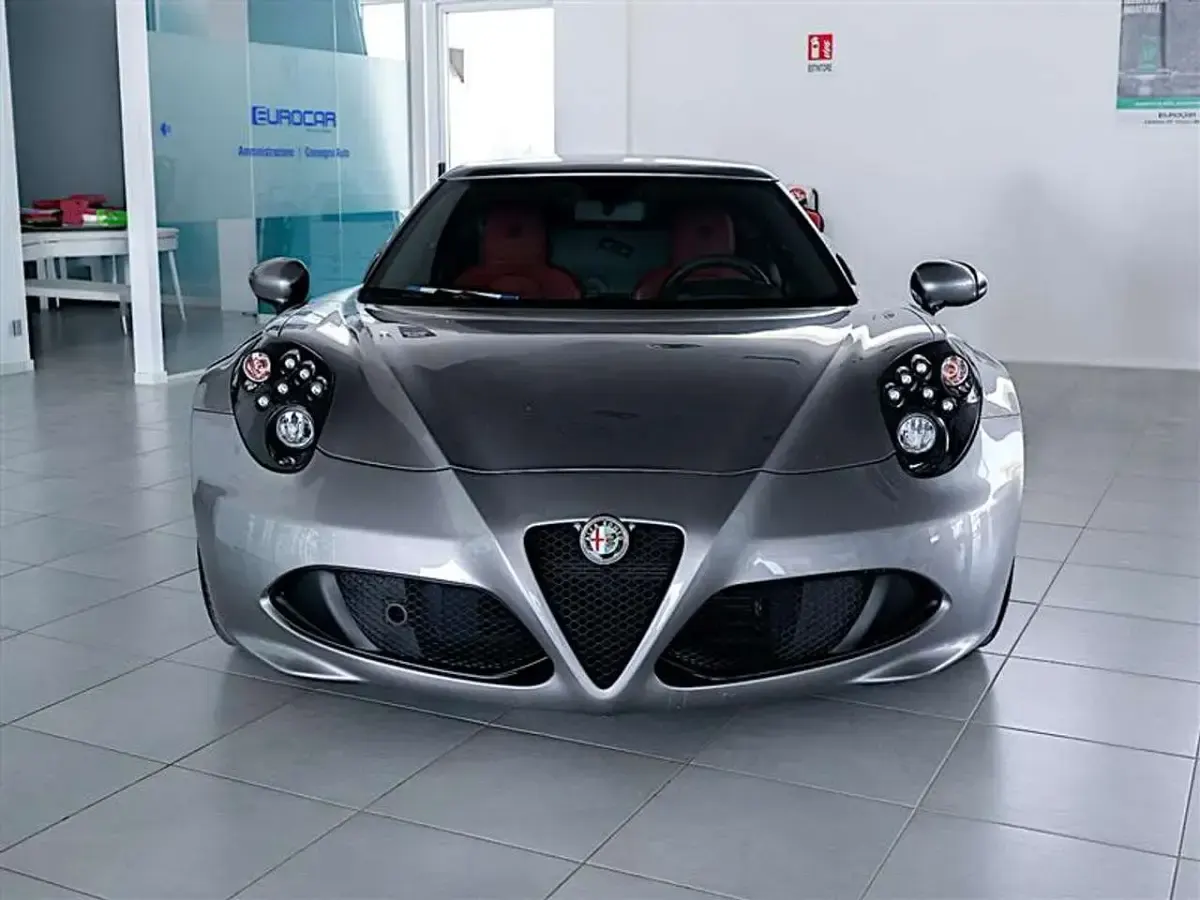 Usata Alfa Romeo 4C 241 CV (177 kW) 2015 Grigio / gray Coupé