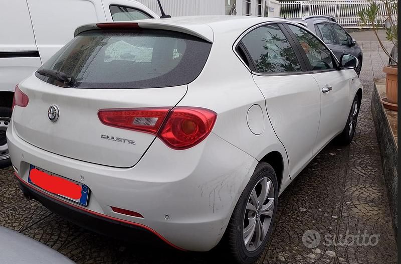 Usata Alfa Romeo Giulietta Exclusive 109 CV (80 kW) 2018 Bianco Berlina