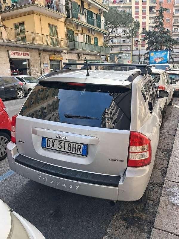 Usata Jeep Compass Limited 140 CV (102 kW) 2009 Grigio SUV
