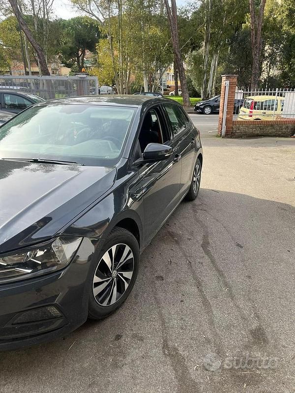 Usata VW Polo Comfortline 80 CV (58 kW) 2019 Grigio Utilitaria