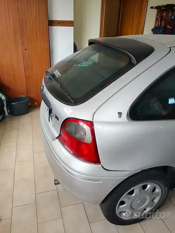 Usata Rover 200 75 CV (55 kW) 2000 Grigio Utilitaria