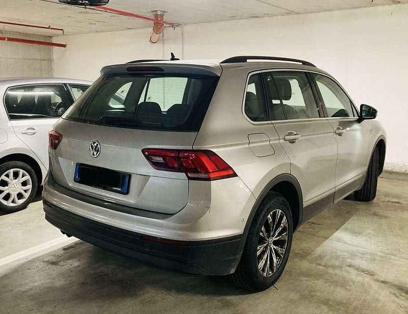 Usata VW Tiguan Comfortline 125 CV (91 kW) 2018 Argento SUV