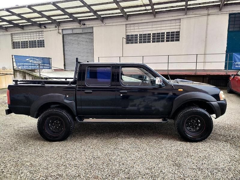 Usata Nissan Navara 133 CV (97 kW) 2003 Nero Pick-up