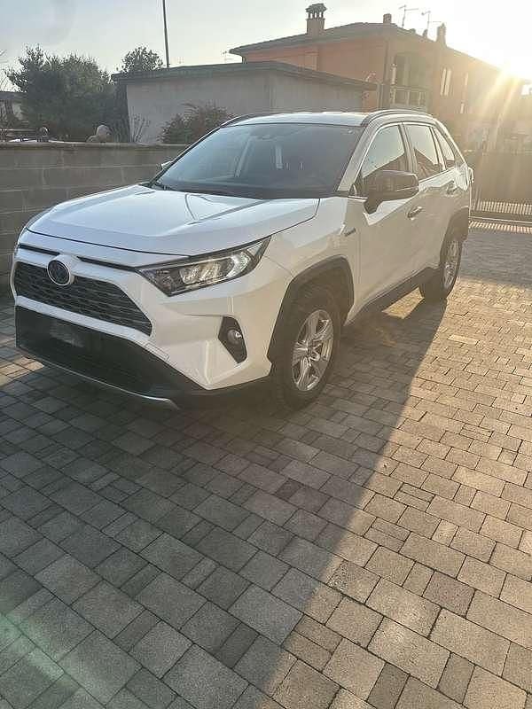 Usata Toyota RAV4 Hybrid Active 178 CV (130 kW) 2019 SUV