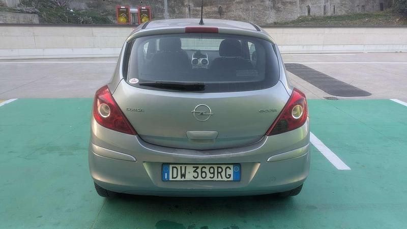 Usata Opel Corsa Sport 75 CV (55 kW) 2009 Argento Utilitaria