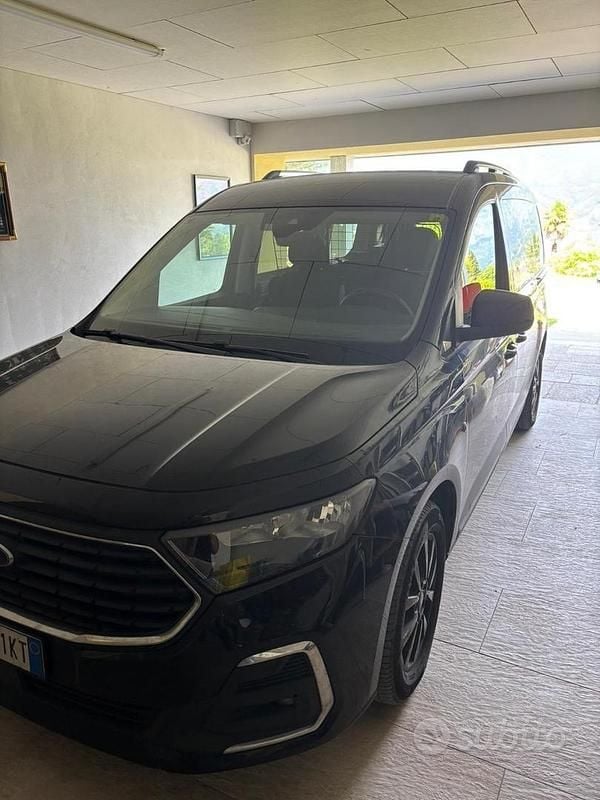 Usata Ford Tourneo Connect 122 CV (89 kW) 2022 Nero Monovolume