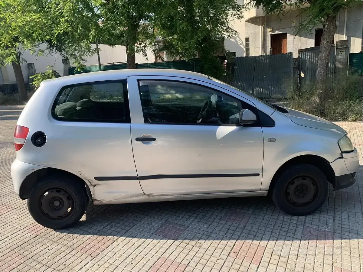 Usata VW Fox 69 CV (50 kW) 2005 Grigio Utilitaria