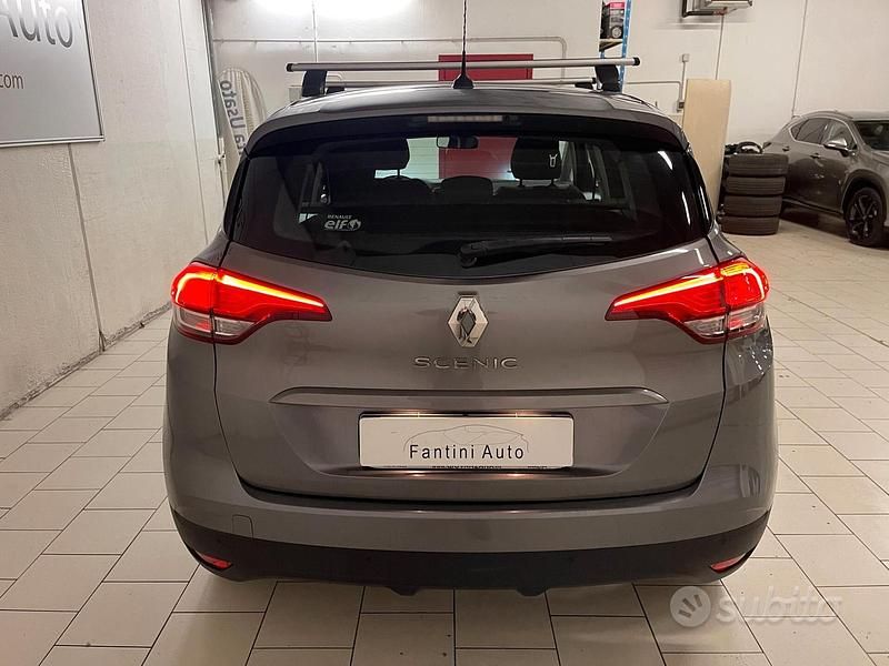 Usata Renault Scénic III Zen 110 CV (80 kW) 2016 Grigio Monovolume