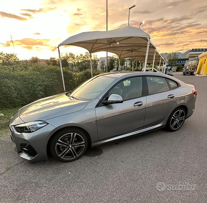 Grigio Usata 2022 BMW 218 M Sport Tre volumi | 26.500 € (Buon prezzo) - Immagine 1/4