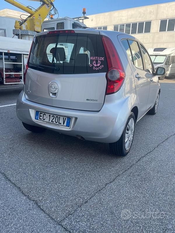 Usata Opel Agila Enjoy 65 CV (47 kW) 2010 Grigio Utilitaria