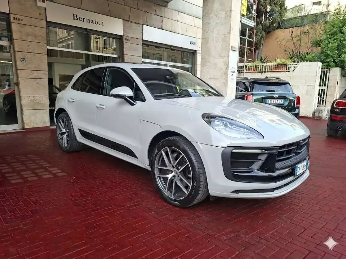 Usata Porsche Macan T 265 CV (194 kW) 2023 Grigio SUV