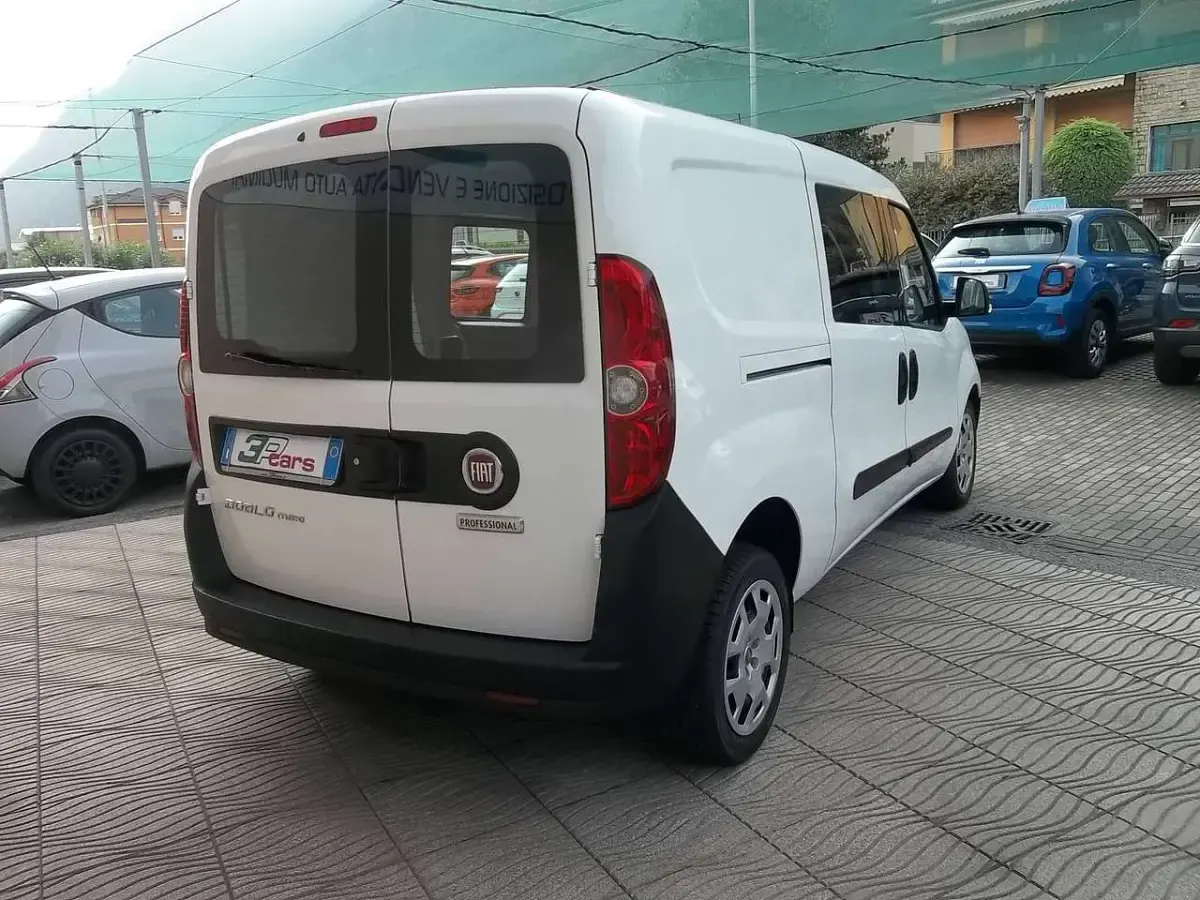 Usata Fiat Doblò 105 CV (77 kW) 2019 Bianco Monovolume