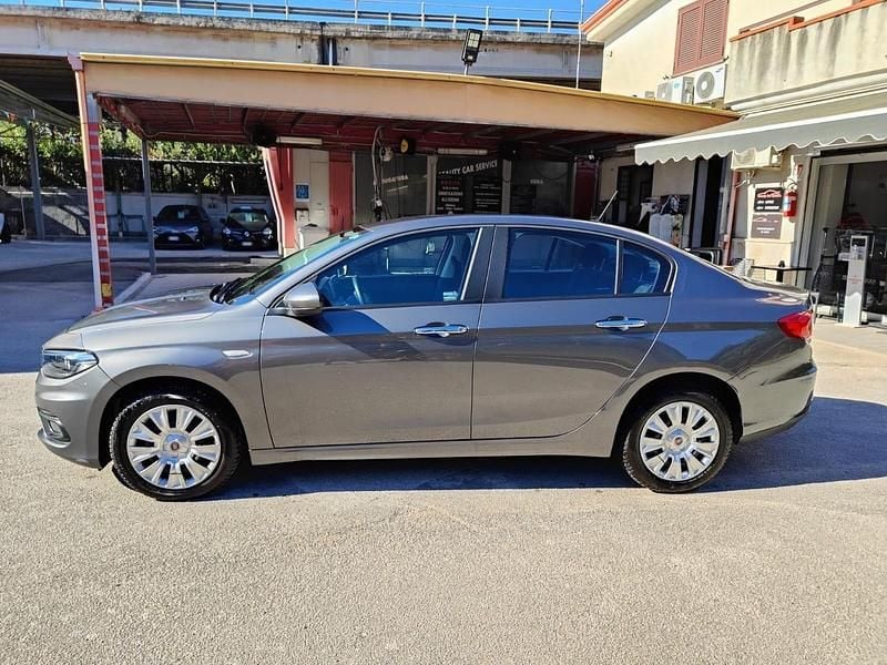 Usata Fiat Tipo Easy 120 CV (88 kW) 2018 Grigio Berlina