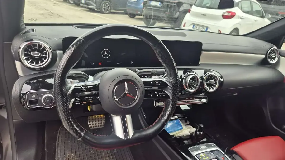 Usata Mercedes A200 AMG Line Premium Plus 150 CV (110 kW) 2023 Argento Berlina