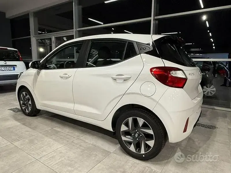 Nuova Hyundai i10 63 CV (46 kW) 2025 Bianco Utilitaria