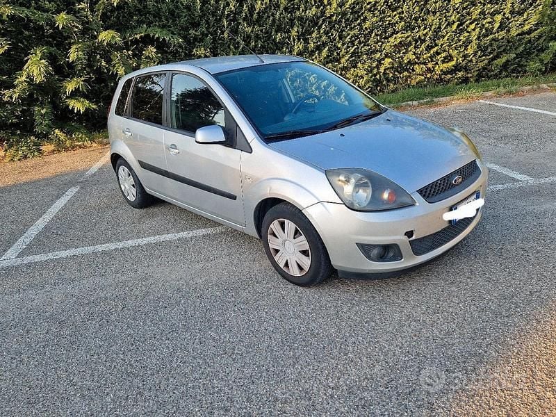 Usata Ford Fiesta 68 CV (50 kW) 2007 Berlina