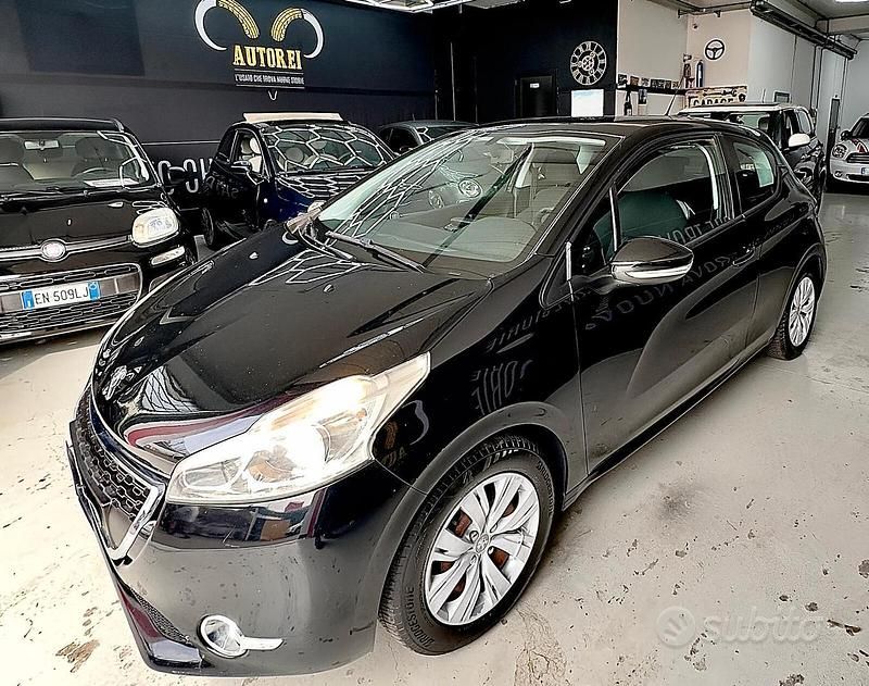 Usata Peugeot 208 Access 95 CV (69 kW) 2013 Nero Utilitaria