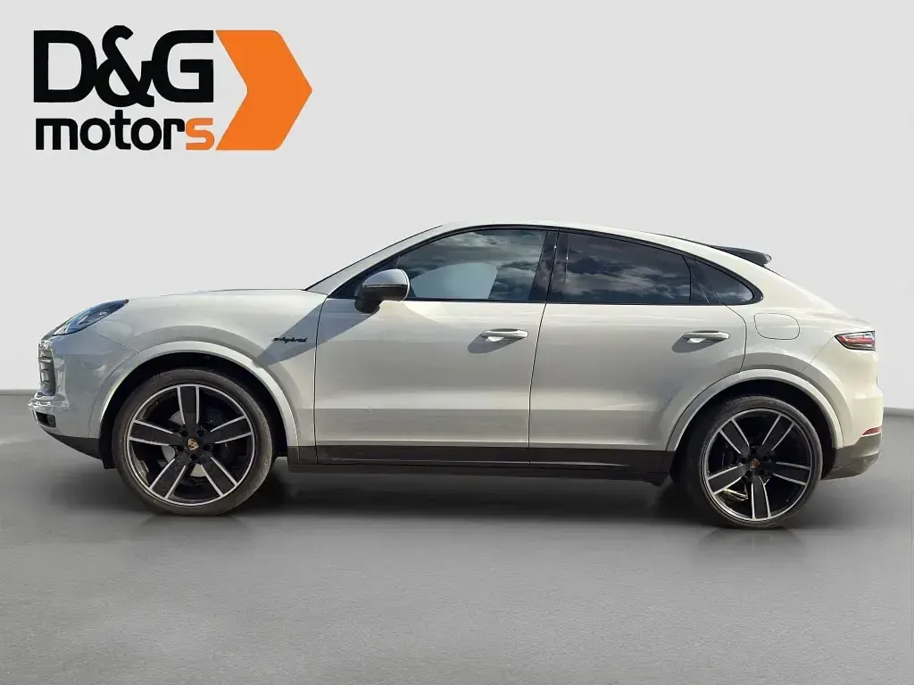 Begagnad Porsche Cayenne 462 HK (339 kW) 2023 Gesso SUV