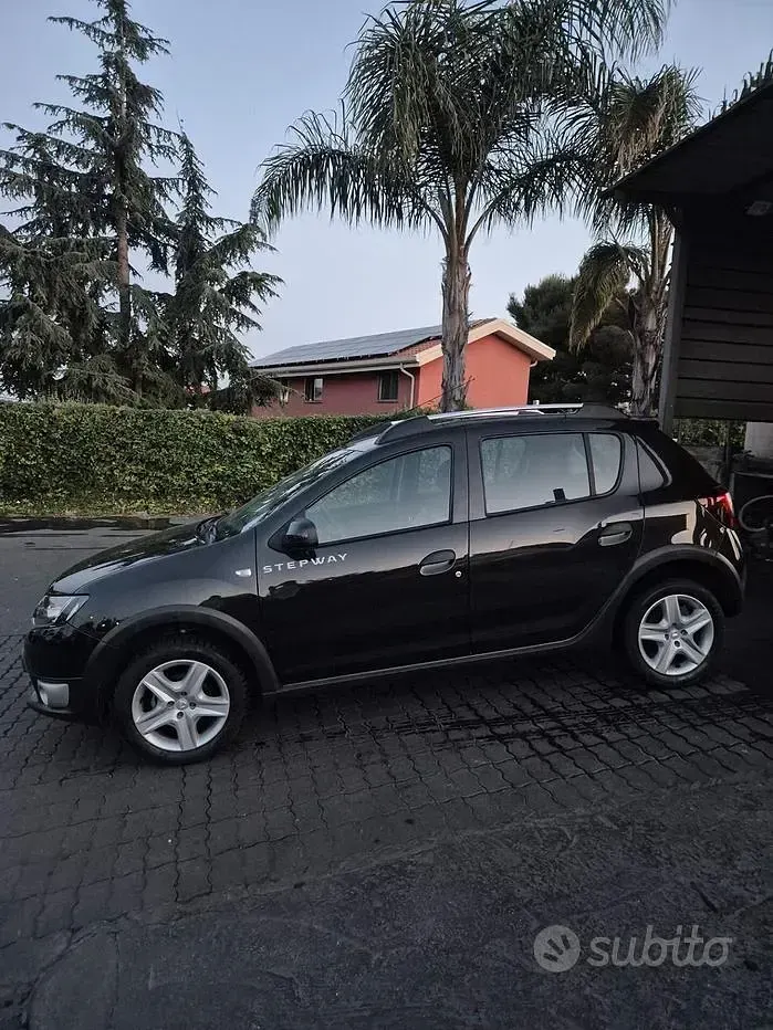 Usata Dacia Sandero Stepway 90 CV (66 kW) 2016 Nero Berlina