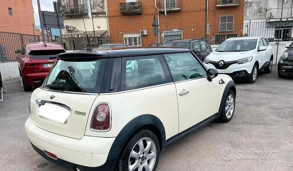 Usata Mini Cooper 120 CV (88 kW) 2007 Bianco Utilitaria