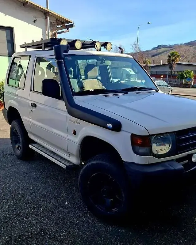 Usata Mitsubishi Pajero Top 99 CV (72 kW) 1999 Bianco SUV