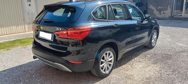 Usata BMW X1 150 CV (110 kW) 2017 Nero SUV