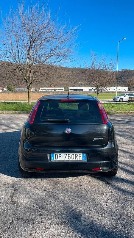 Usata Fiat Grande Punto Dynamic 120 CV (88 kW) 2008 Nero Utilitaria
