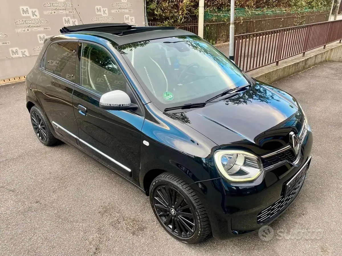 Usata Renault Twingo Urban Night 65 CV (47 kW) 2022 Nero Utilitaria