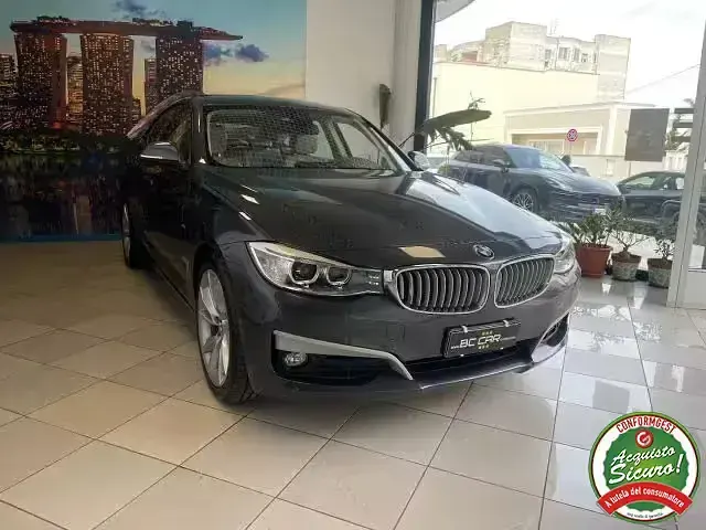 Usata BMW 318 Gran Turismo 142 CV (104 kW) 2015 Grigio Coupé