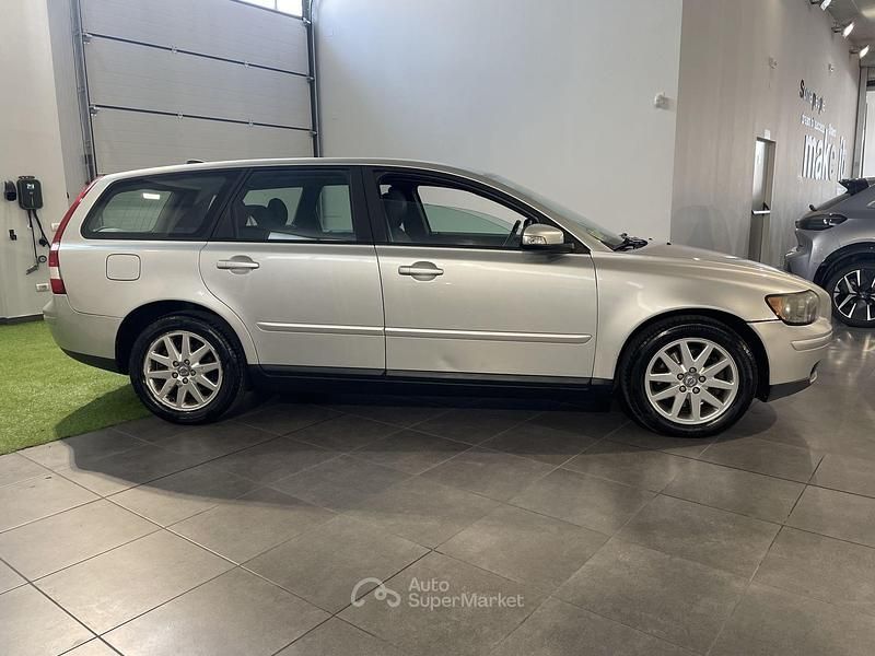 Usata Volvo V50 Kinetic 136 CV (100 kW) 2006 Argento Station wagon