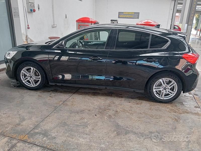 Usata Ford Focus 95 CV (69 kW) 2019 Nero Berlina