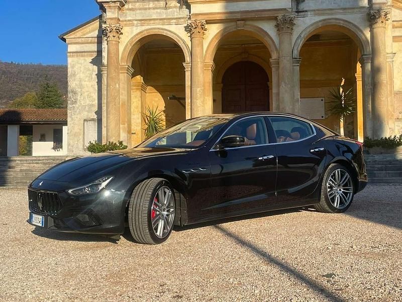Usata Maserati Ghibli GT 330 CV (242 kW) 2022 Nero Berlina