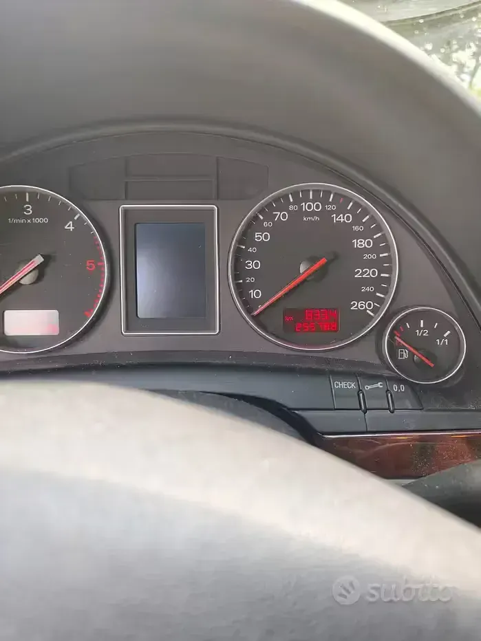Usata Audi A4 Comfort 130 CV (95 kW) 2002 Grigio Station wagon