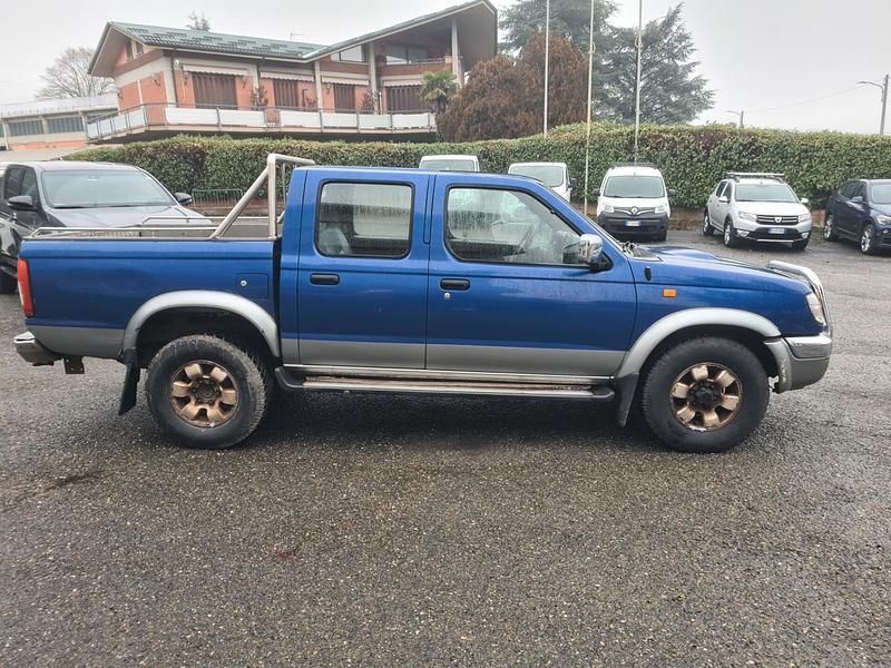 Usata Nissan Navara 103 CV (75 kW) 1999 Blu Pick-up