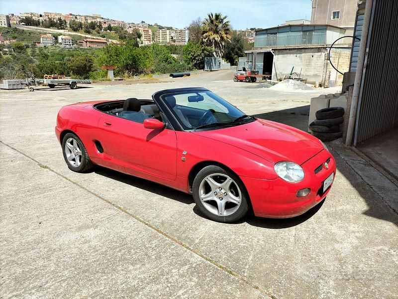 Usata MG F 145 CV (106 kW) 1996 Rosso Cabrio
