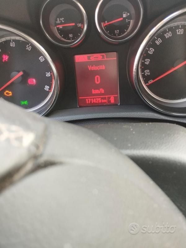 Usata Opel Mokka 140 CV (102 kW) 2014 Bianco SUV