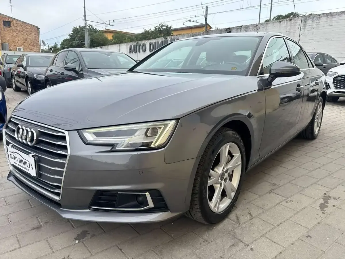 Usata Audi A4 Ambiente 190 CV (139 kW) 2017 Grigio Berlina