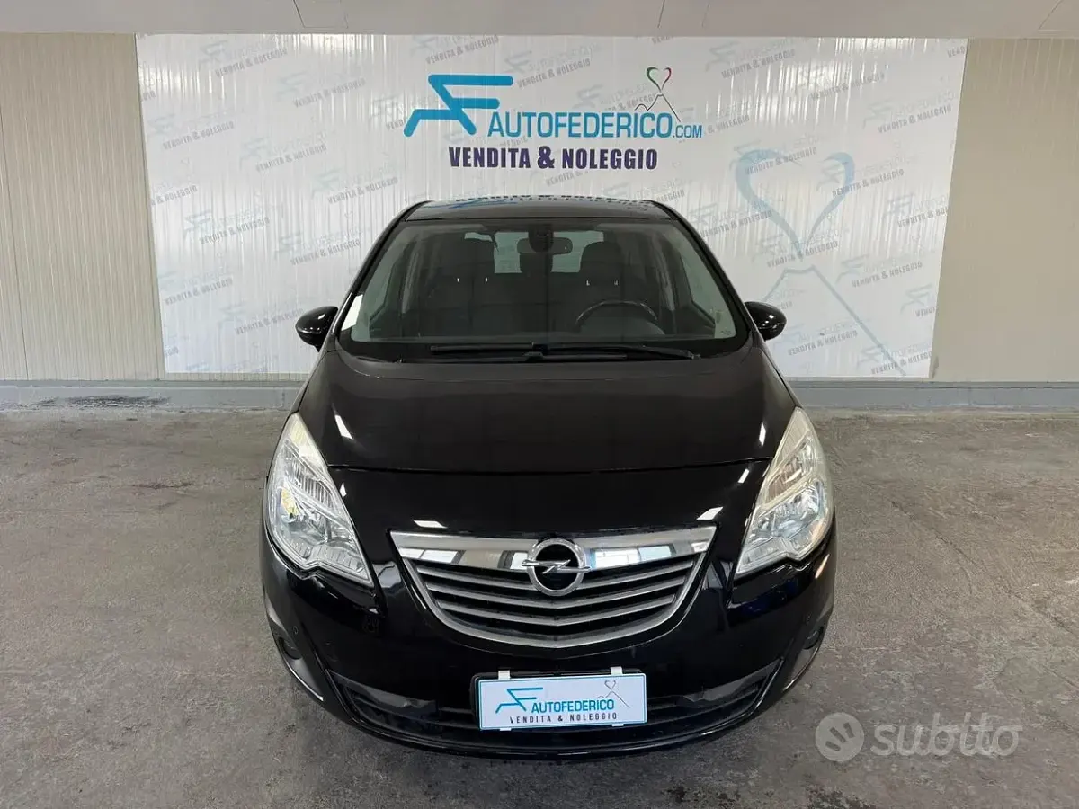 Usata Opel Meriva Cosmo 101 CV (74 kW) 2011 Nero Monovolume