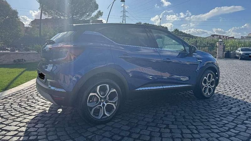 Usata Renault Captur Techno 101 CV (74 kW) 2023 Blu/azzurro SUV