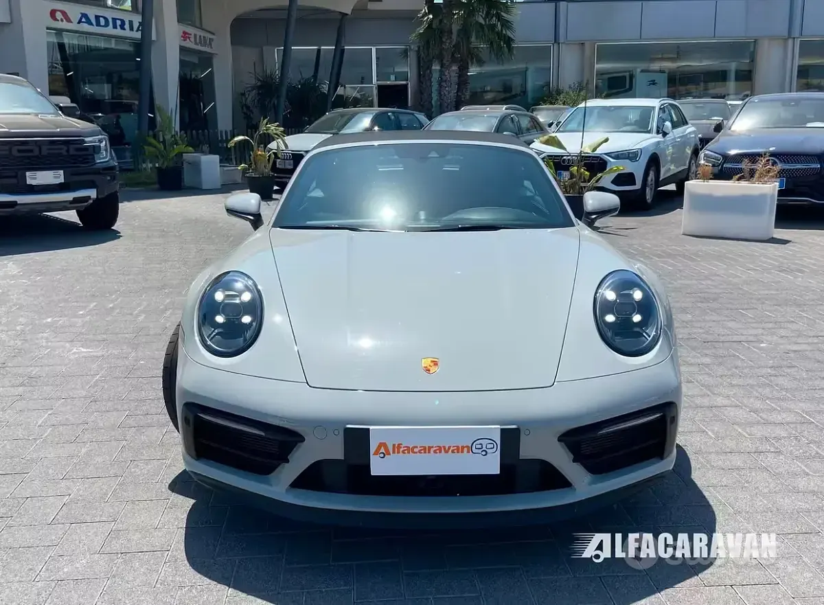 Usata Porsche 911 Carrera GTS 480 CV (353 kW) 2023 Grigio Cabrio